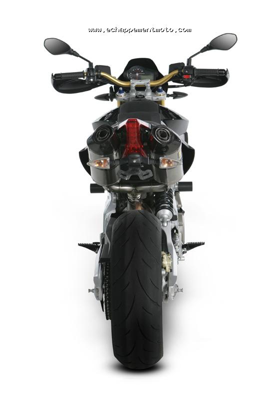 APRILIA DORSODURO AKRAPOVIC ECHAPPEMENT MOTO 3